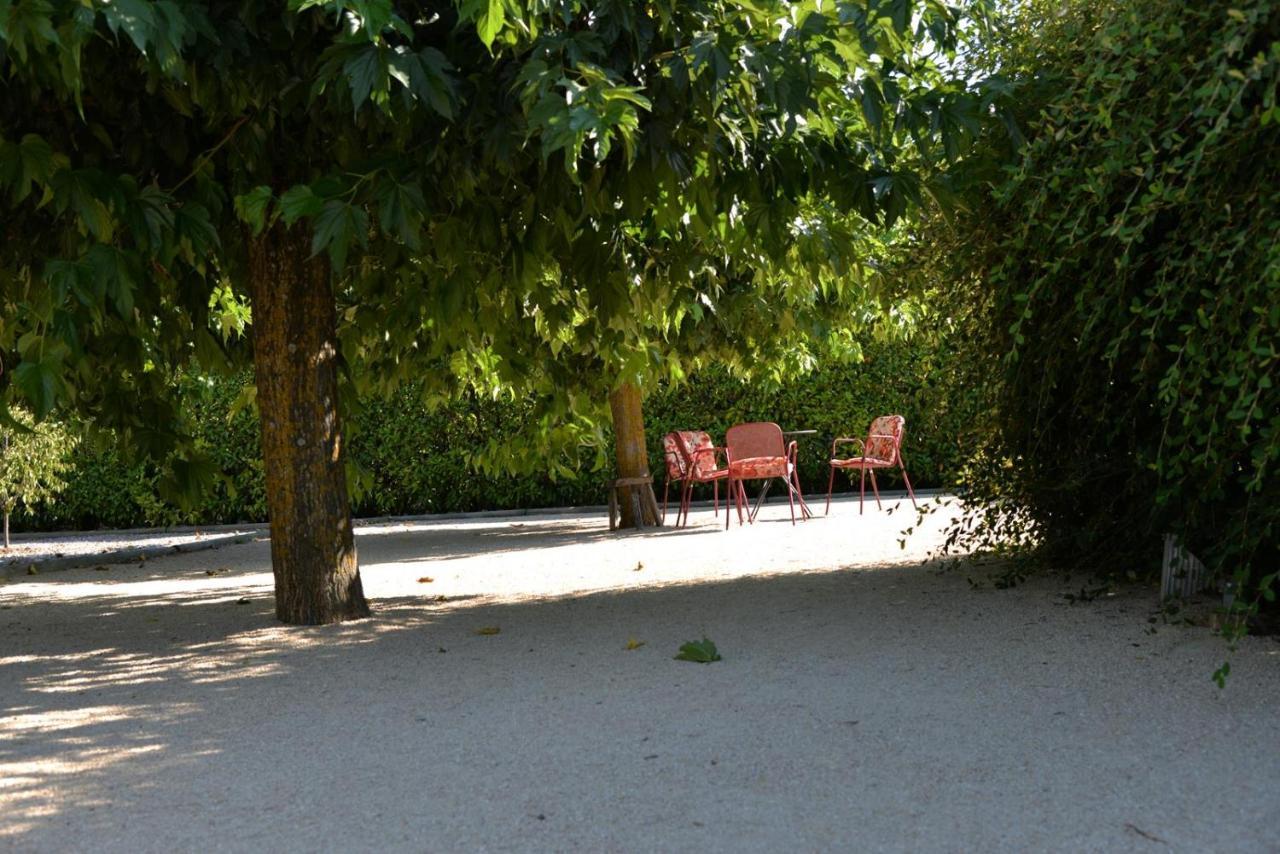 카르팡트라 Domaine Des Ecureuils B&B 외부 사진