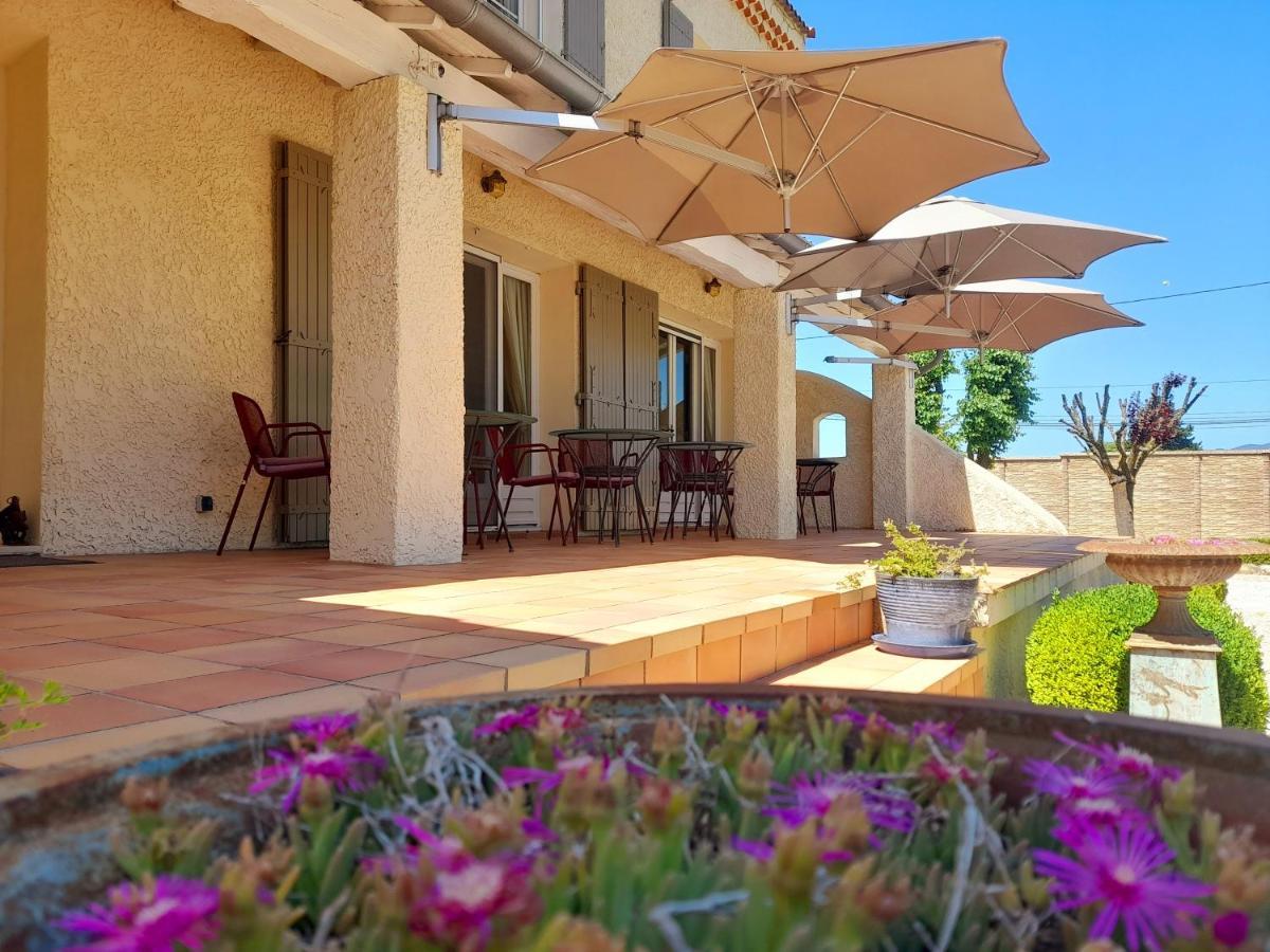 카르팡트라 Domaine Des Ecureuils B&B 외부 사진